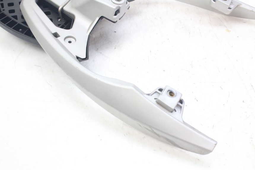 photo de GEPÄCKTRÄGER PEUGEOT GEOPOLIS RS 125 (2007 - 2009) - Technische Nahaufnahme