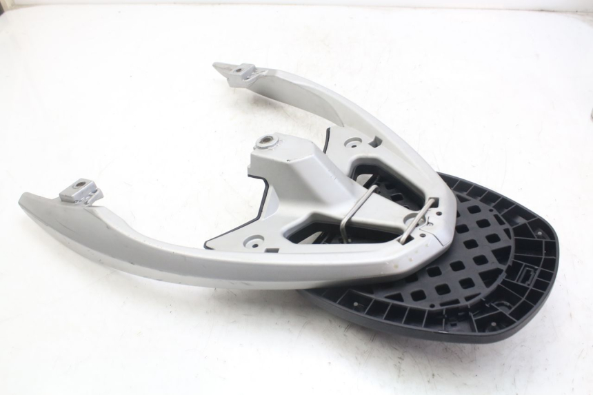 photo de GEPÄCKTRÄGER PEUGEOT GEOPOLIS RS 125 (2007 - 2009) - Oberflächenzustand und Material