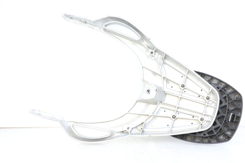 photo de GEPÄCKTRÄGER RENAULT KOURANOS 125 (2001 - 2004) - Detailansicht des Bauteils