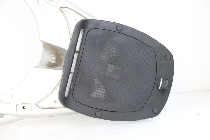 photo de GEPÄCKTRÄGER RENAULT KOURANOS 125 (2001 - 2004) - Kennzeichnungen und Originalreferenzen