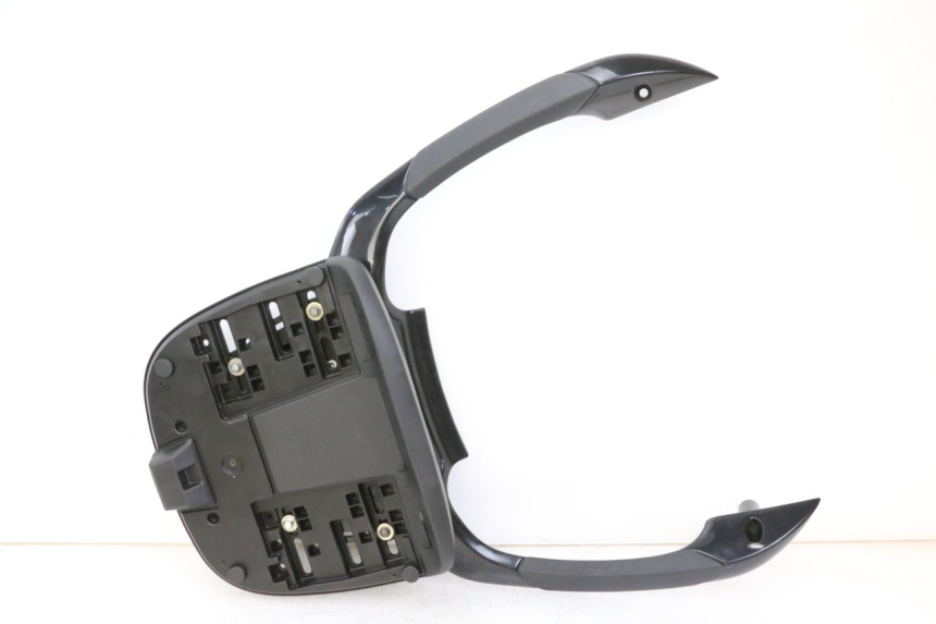 photo de GEPÄCKTRÄGER PIAGGIO MP3 500 (2014 - 2017) - Details der Befestigungspunkte