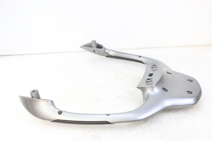 photo de GEPÄCKTRÄGER PIAGGIO MP3 500 (2014 - 2017) - Details der Befestigungspunkte