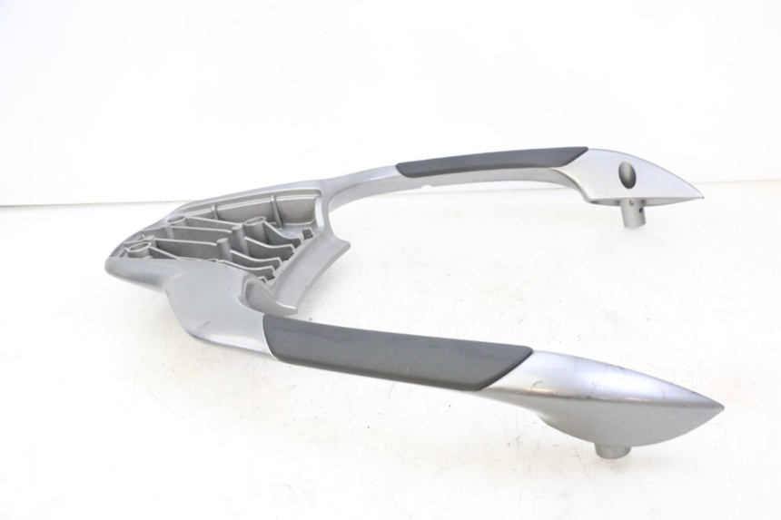 photo de GEPÄCKTRÄGER PIAGGIO MP3 500 (2014 - 2017) - Kennzeichnungen und Originalreferenzen