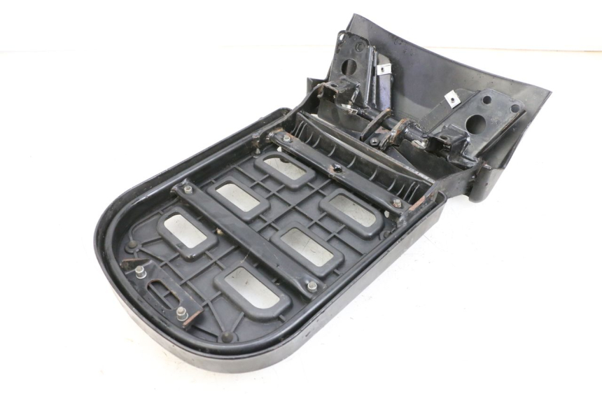 photo de GEPÄCKTRÄGER PIAGGIO MP3 RL 250 (2006 - 2010) - Oberflächenzustand und Material