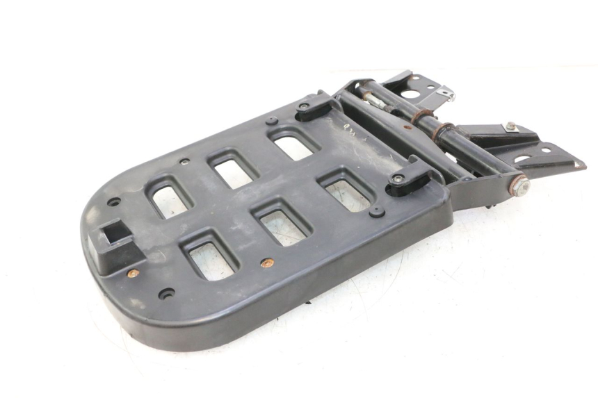 photo de GEPÄCKTRÄGER PIAGGIO MP3 125 (2006 - 2014) - Oberflächenzustand und Material