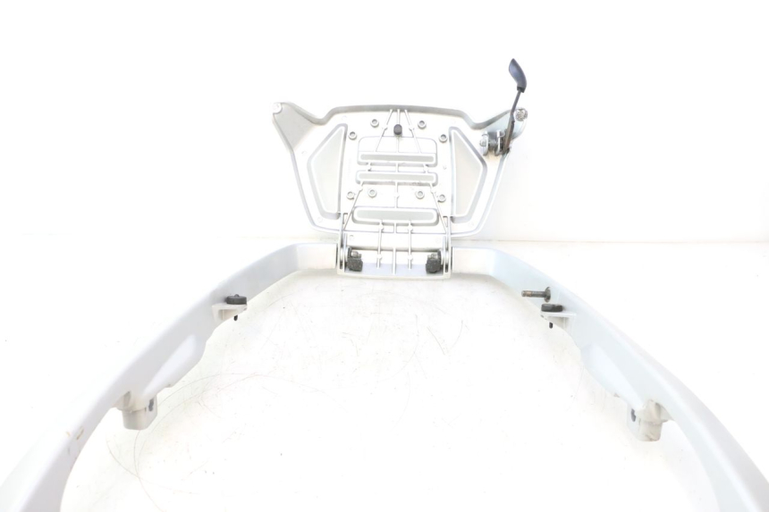 photo de GEPÄCKTRÄGER PEUGEOT SATELIS 125 (2013 - 2018) - Detailansicht des Bauteils