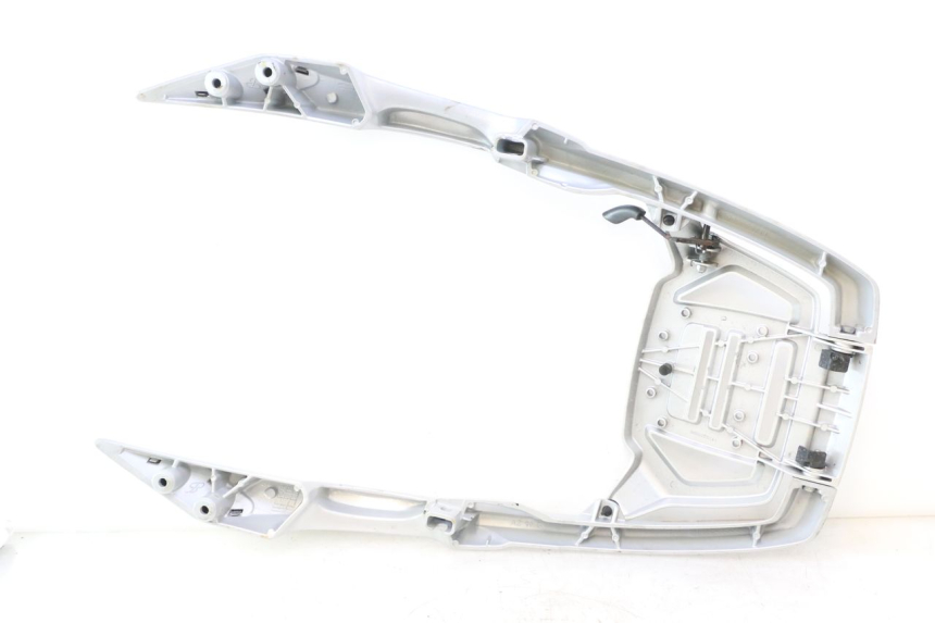 photo de GEPÄCKTRÄGER PEUGEOT SATELIS 125 (2013 - 2018) - Weitere Ansicht des Artikels