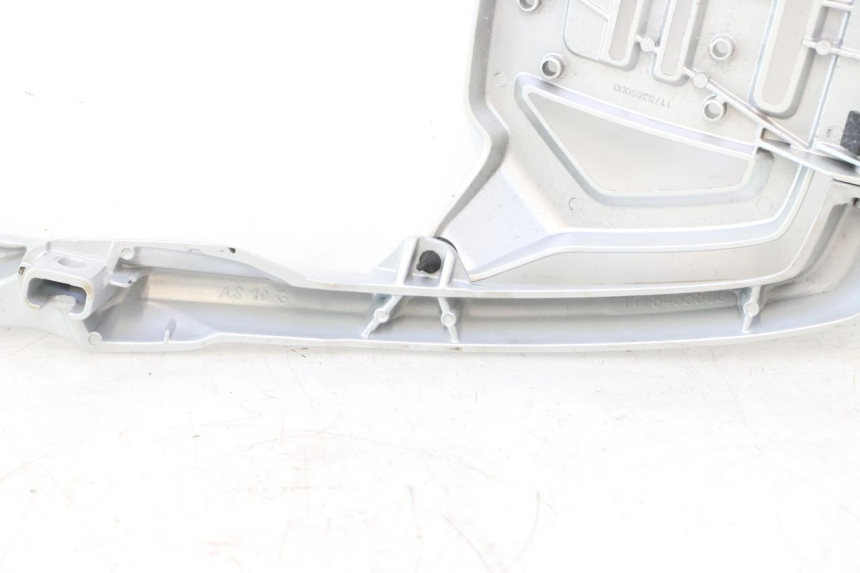 photo de GEPÄCKTRÄGER PEUGEOT SATELIS 125 (2013 - 2018) - Oberflächenzustand und Material