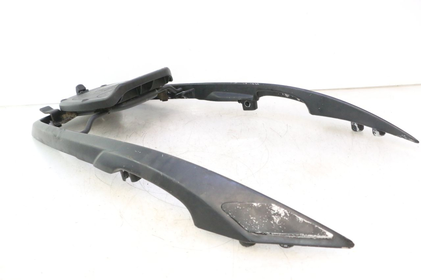 photo de GEPäCKTRäGER PEUGEOT SATELIS 125 (2006 - 2009) - Oberflächenzustand und Material