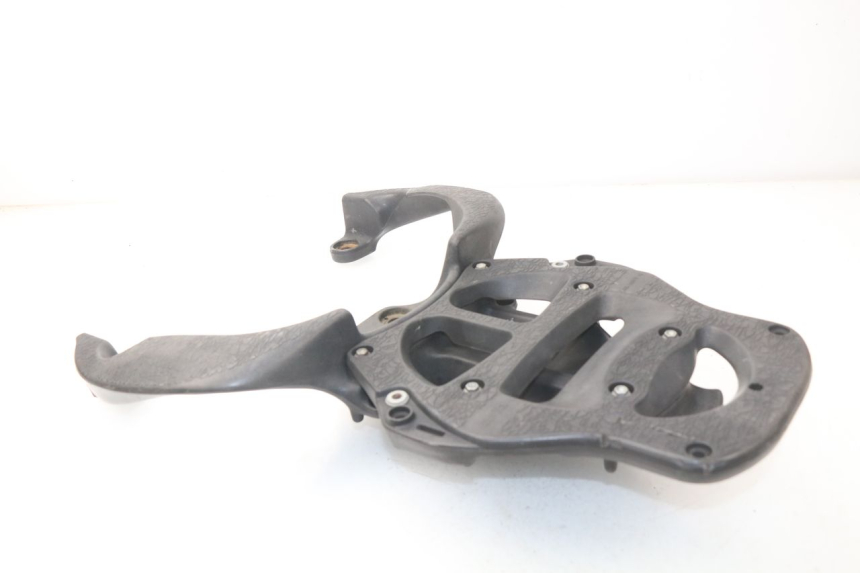 photo de GEPÄCKTRÄGER APRILIA SCARABEO GT 125 (1999 - 2007) - Detailansicht des Bauteils