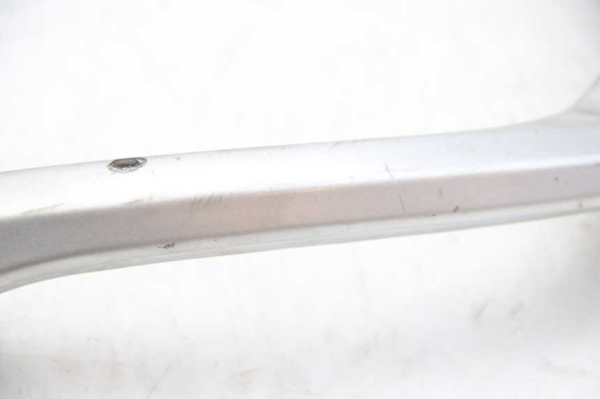 photo de GEPäCKTRäGER SUZUKI SIXTEEN 125 (2008 - 2010) - Alternativer Blickwinkel