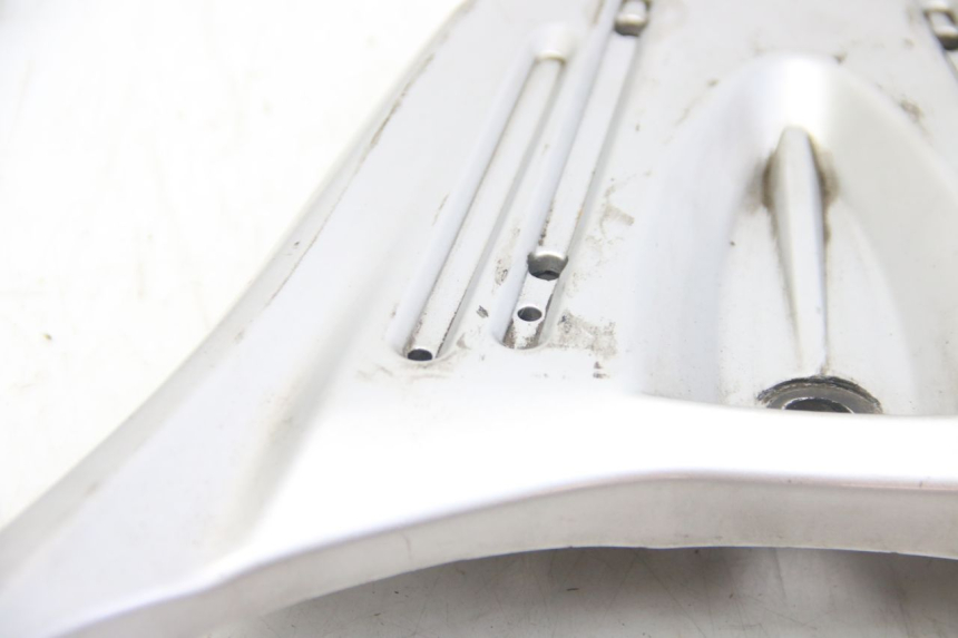 photo de GEPäCKTRäGER SUZUKI SIXTEEN 125 (2008 - 2010) - Zoom auf Gebrauchszustand