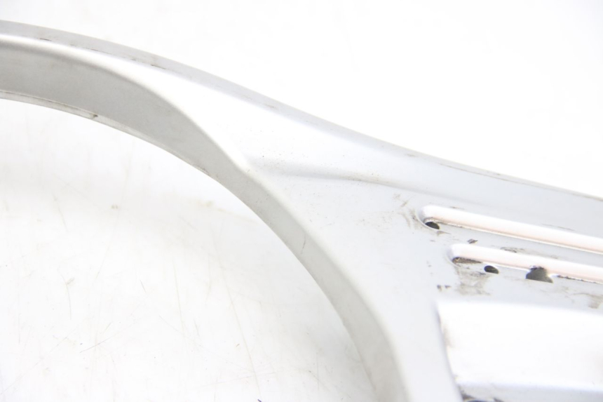 photo de GEPäCKTRäGER SUZUKI SIXTEEN 125 (2008 - 2010) - Alternative Perspektive