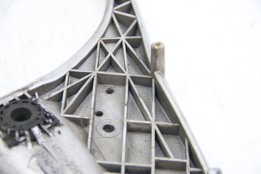 photo de GEPäCKTRäGER SUZUKI SIXTEEN 125 (2008 - 2010) - Oberflächenzustand und Material