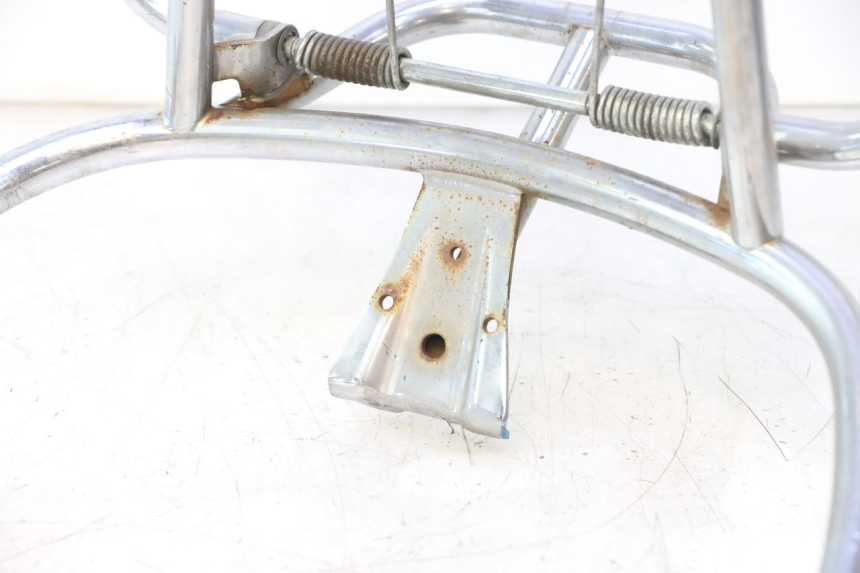 photo de GEPÄCKTRÄGER PIAGGIO VESPA PRIMAVERA 2T 50 (2013 - 2018) - Details der Befestigungspunkte