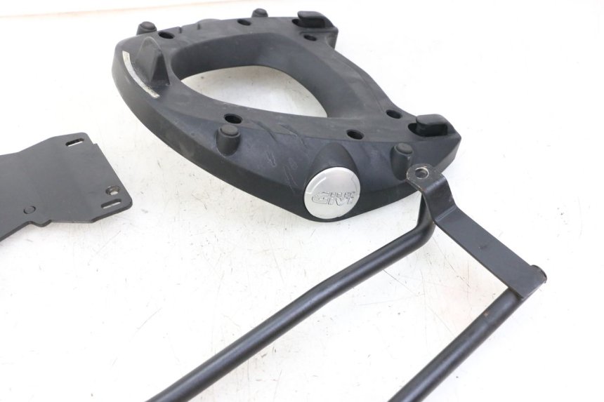 photo de GEPÄCKTRÄGER KYMCO XCITING 500 (2007 - 2010) - Details der Befestigungspunkte