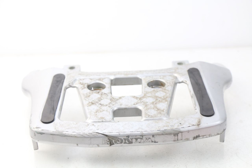 photo de GEPÄCKTRÄGER HONDA XLV VARADERO 125 (2000 - 2006) - Details der Befestigungspunkte