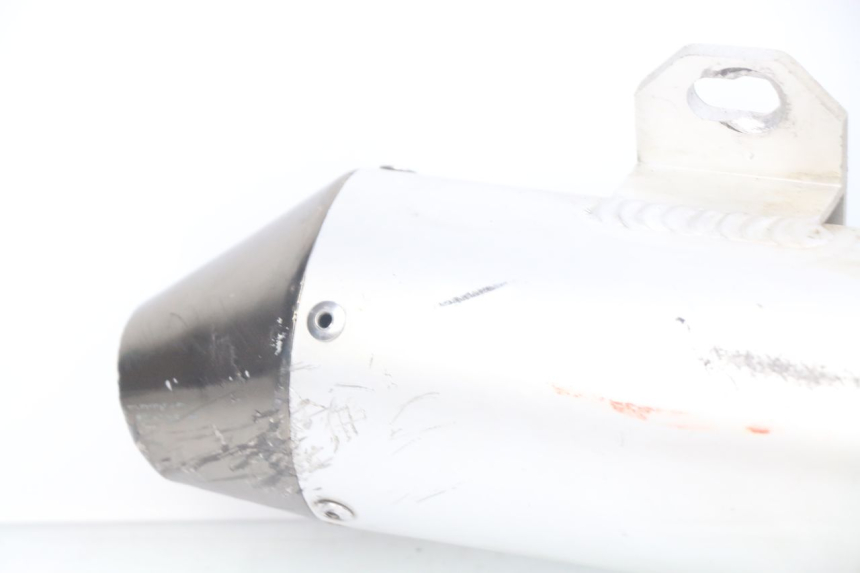 photo de AUSPUFFANLAGE XTRM FACTORY DIRTBIKE BSE 150 - Fokus auf die Struktur