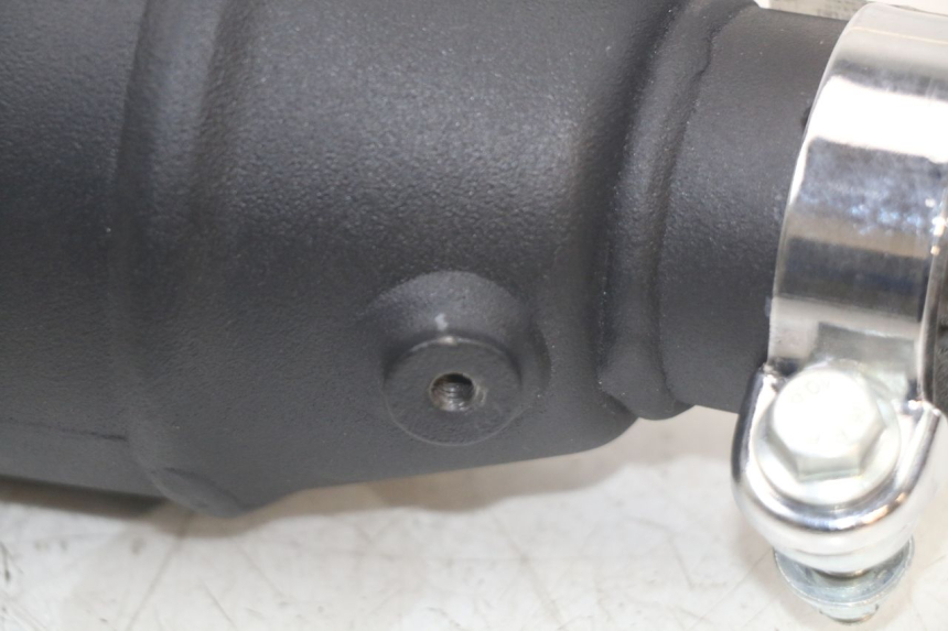 photo de RECHTS AUSPUFF ROYAL ENFIELD CONTINENTAL GT 650 (2019 - 2024) - Technische Nahaufnahme