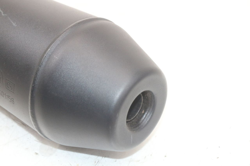 photo de LINKS AUSPUFF ROYAL ENFIELD CONTINENTAL GT 650 (2019 - 2024) - Details der Befestigungspunkte