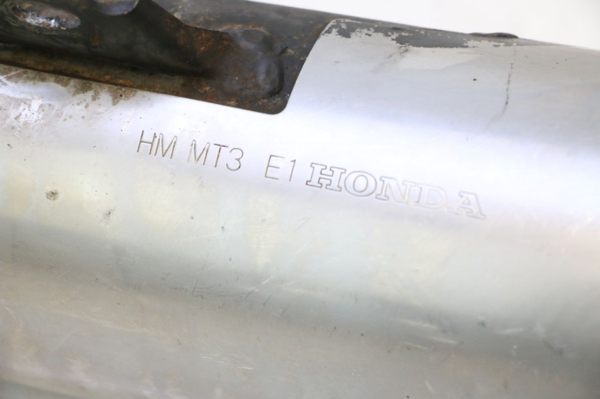 photo de LINKS AUSPUFF HONDA ST PAN EUROPEAN 1100 (1990 - 2002) - Zoom auf Gebrauchszustand