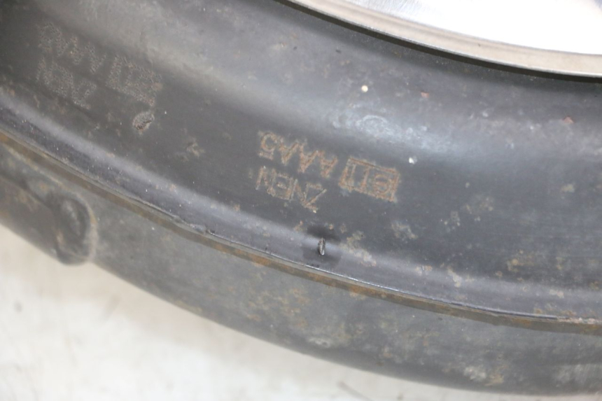 photo de AUSPUFF JM MOTORS VX 125 (2022 - 2025) - Oberflächenzustand und Material