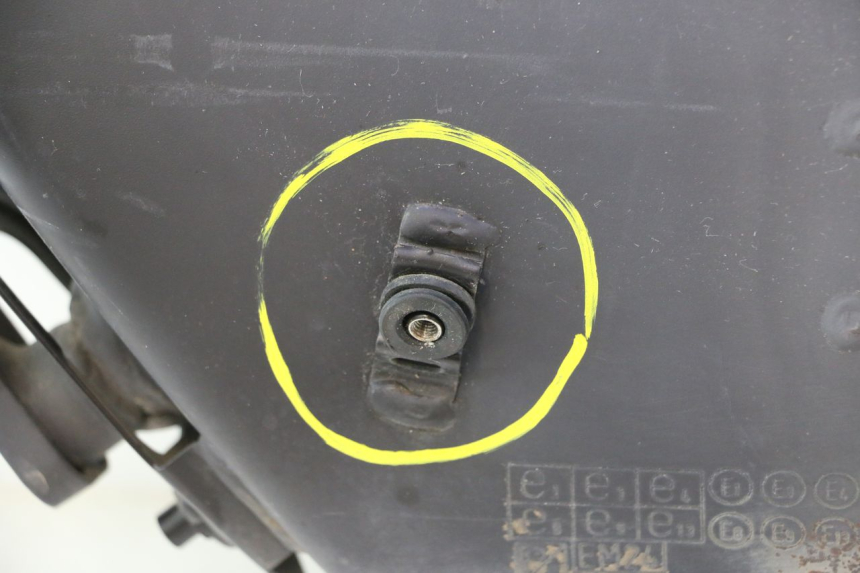 photo de AUSPUFF PIAGGIO MP3 HPE 530 (2022 - 2026) - Alternativer Blickwinkel