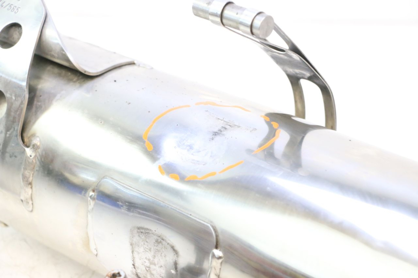 photo de AUSPUFFANLAGE PIAGGIO MP3 LT 400 (2007 - 2012) - Details der Befestigungspunkte