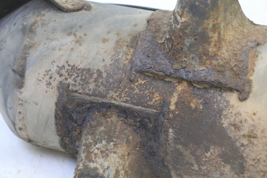 photo de AUSPUFF PIAGGIO MP3 RL 250 (2006 - 2010) - Details der Befestigungspunkte