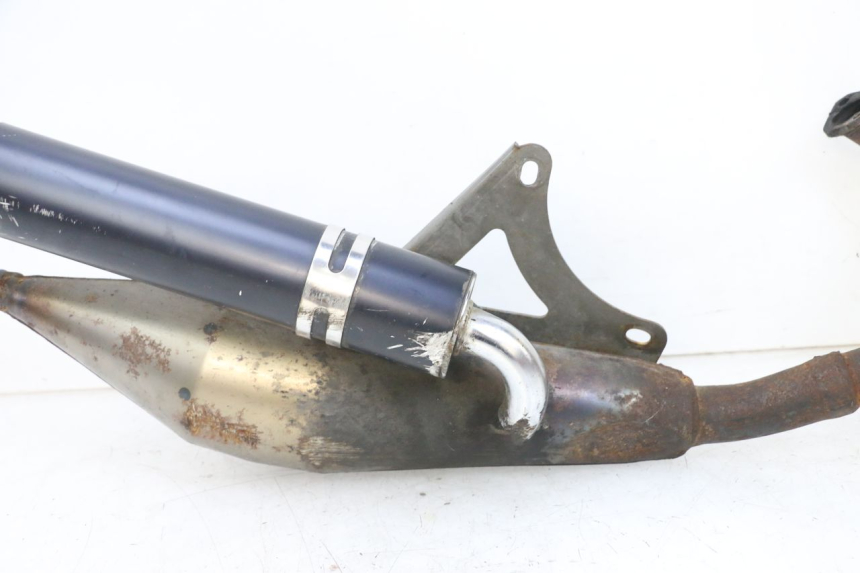 photo de AUSPUFFTOPF PIAGGIO NEW TYPHOON 50 (2018 - 2021) - Details der Befestigungspunkte