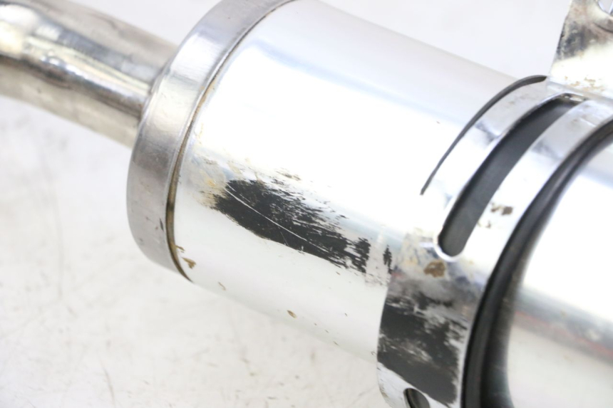 photo de AUSPUFFTOPF APOLLO RFZ 125 - Details der Befestigungspunkte