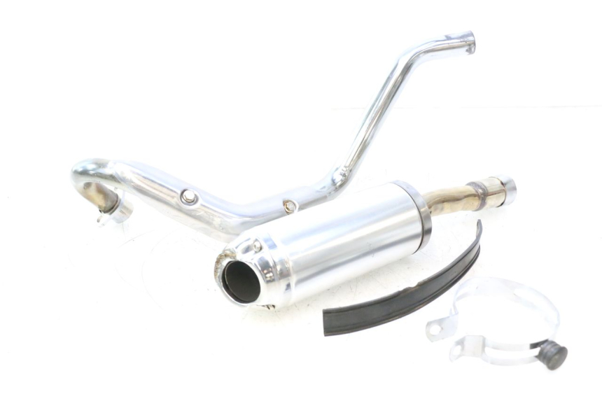 photo de AUSPUFFANLAGE APOLLO RFZ 150 - Technische Nahaufnahme
