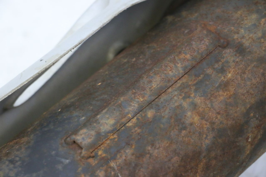 photo de AUSPUFF PEUGEOT SPEEDFIGHT 3 AIR 50 (2009 - 2015) - Zoom auf Gebrauchszustand