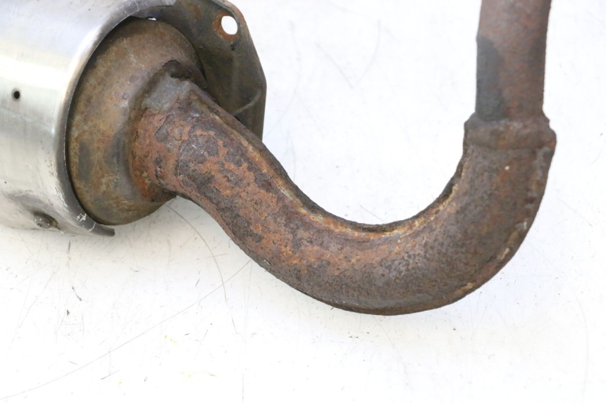 photo de AUSPUFFTOPF PEUGEOT TREKKER 50 (1995 - 2004) - Details der Befestigungspunkte
