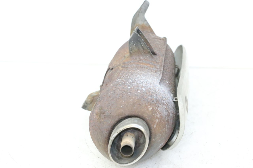 photo de AUSPUFFTOPF PIAGGIO X9 EVOLUTION 125 (2003 - 2007) - Details der Befestigungspunkte