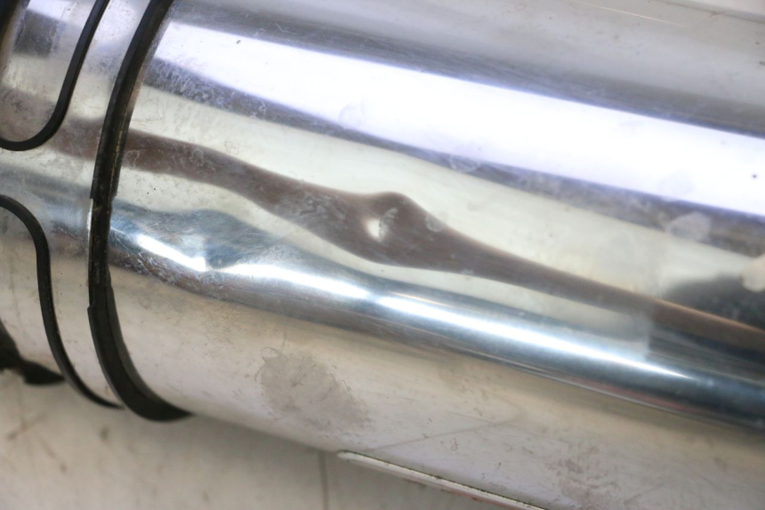 photo de AUSPUFF HONDA XLV VARADERO 125 (2007 - 2012) - Fokus auf die Struktur