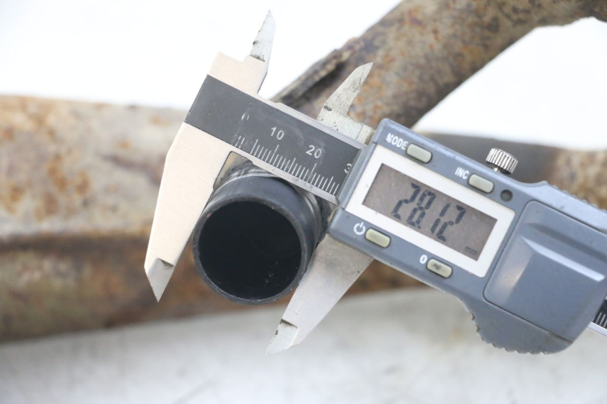 photo de AUSPUFFTOPF PEUGEOT XP6 50 (1997 - 2003) - Technische Nahaufnahme