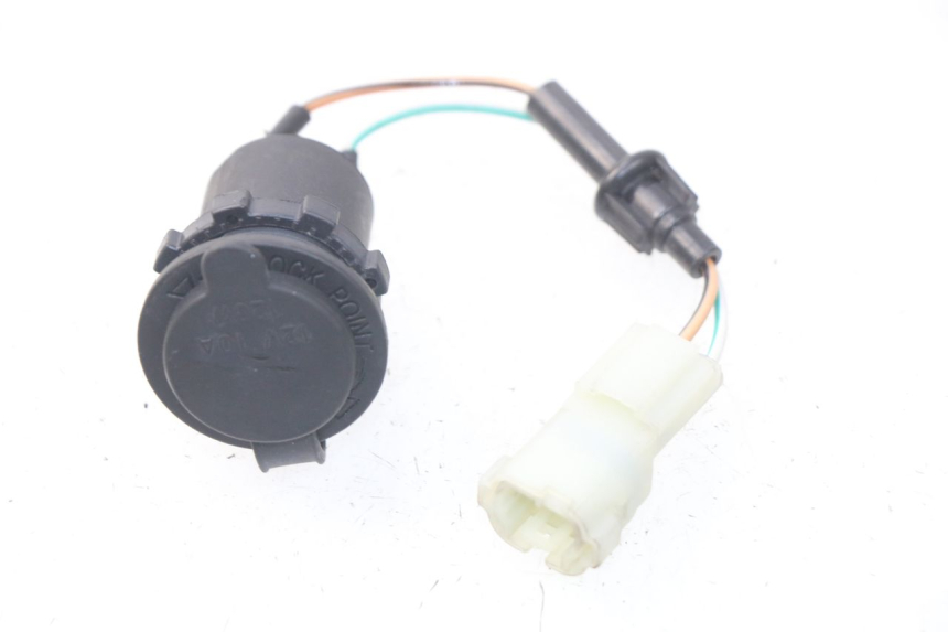 photo de ZIGARETTENANZüNDERBUCHSE KYMCO DINK STREET 125 (2009 - 2014) - Alternative Perspektive