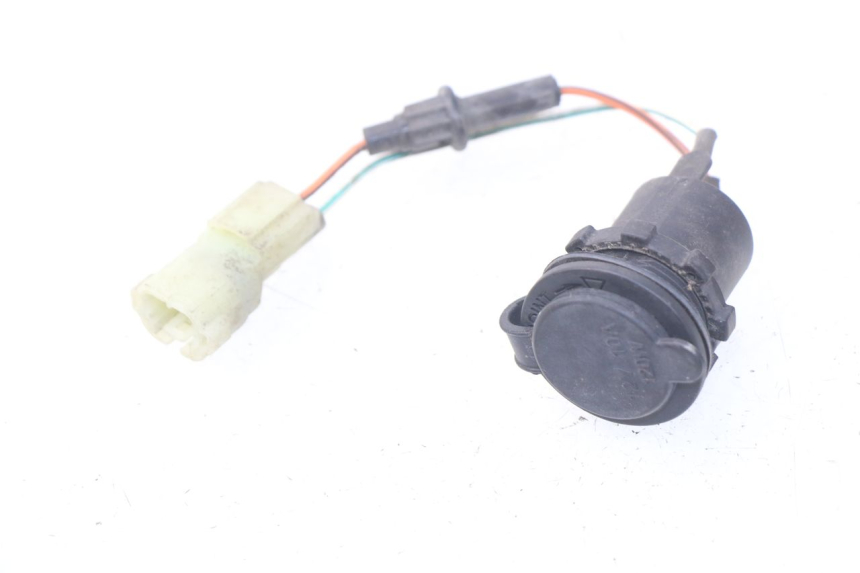 photo de ZIGARETTENANZüNDERBUCHSE KYMCO DINK STREET 125 (2009 - 2014) - Detailansicht des Bauteils