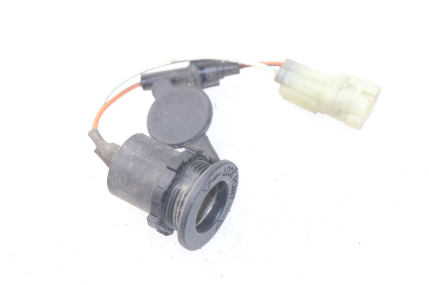 photo de ZIGARETTENANZüNDERBUCHSE KYMCO DINK STREET 125 (2009 - 2014) - Zoom auf Gebrauchszustand