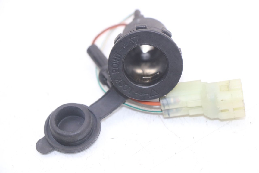 photo de ZIGARETTENANZüNDERBUCHSE KYMCO DINK STREET 125 (2009 - 2014) - Detailansicht des Bauteils