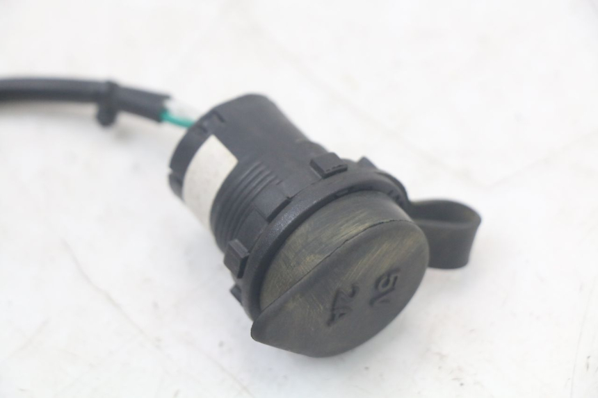 photo de ZIGARETTENANZüNDERBUCHSE SYM FIDDLE 3 III 125 (2014 - 2020) - Details der Befestigungspunkte