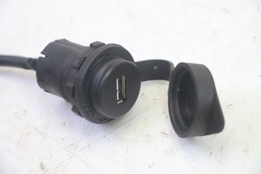 photo de ZIGARETTENANZüNDERBUCHSE SYM FIDDLE 3 III 125 (2014 - 2020) - Detailansicht des Bauteils