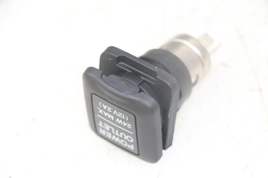 photo de ZIGARETTENANZÃœNDER HONDA FORZA ABS 300 (2013 - 2017) - Detailansicht des Bauteils