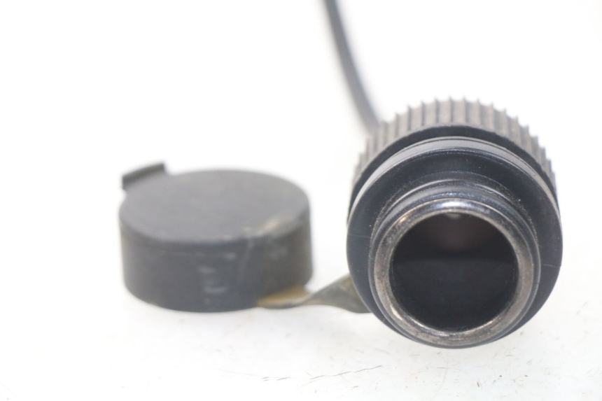 photo de ZIGARETTENANZÃœNDER SYM GTS EVO 125 (2009 - 2013) - Detailansicht des Bauteils