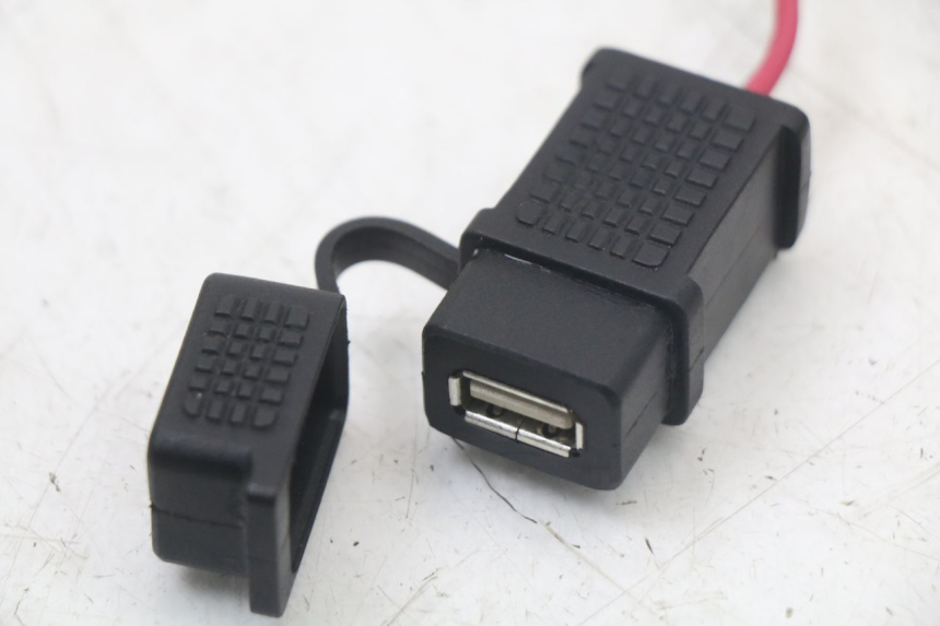 photo de ZIGARETTENANZÃœNDER PIAGGIO MP3 HPE 350 (2018 - 2020) - Zoom auf Gebrauchszustand