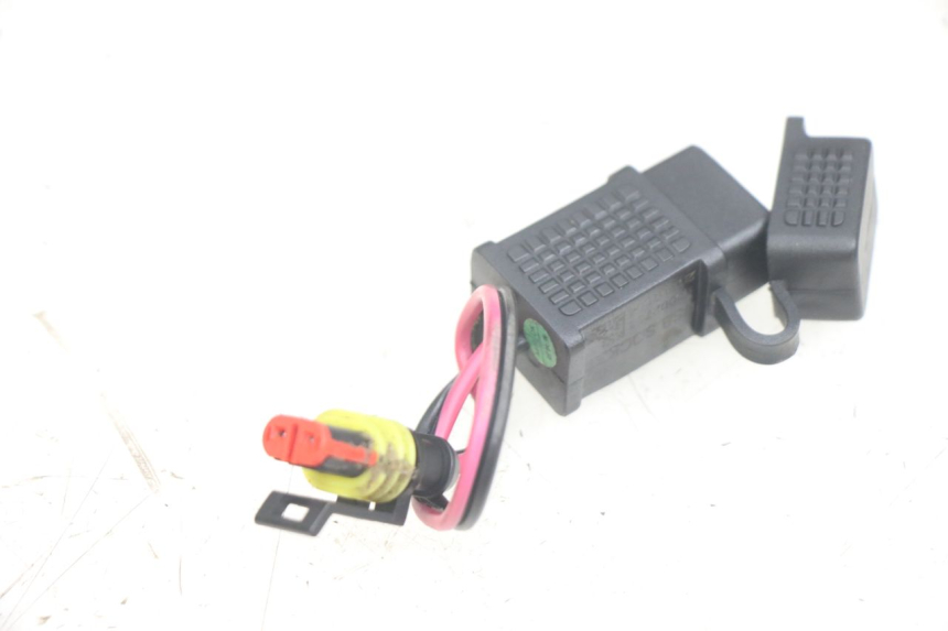 photo de ZIGARETTENANZüNDERBUCHSE PIAGGIO NEW TYPHOON 50 (2018 - 2021) - Zoom auf Gebrauchszustand