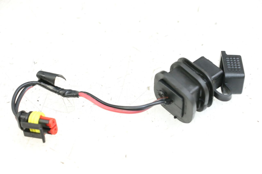 photo de ZIGARETTENANZüNDERBUCHSE PIAGGIO NEW TYPHOON 50 (2018 - 2021) - Zoom auf Gebrauchszustand