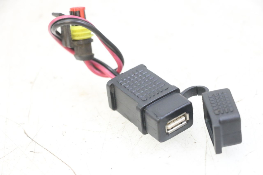 photo de ZIGARETTENANZüNDERBUCHSE PIAGGIO NEW TYPHOON 50 (2018 - 2021) - Hauptansicht