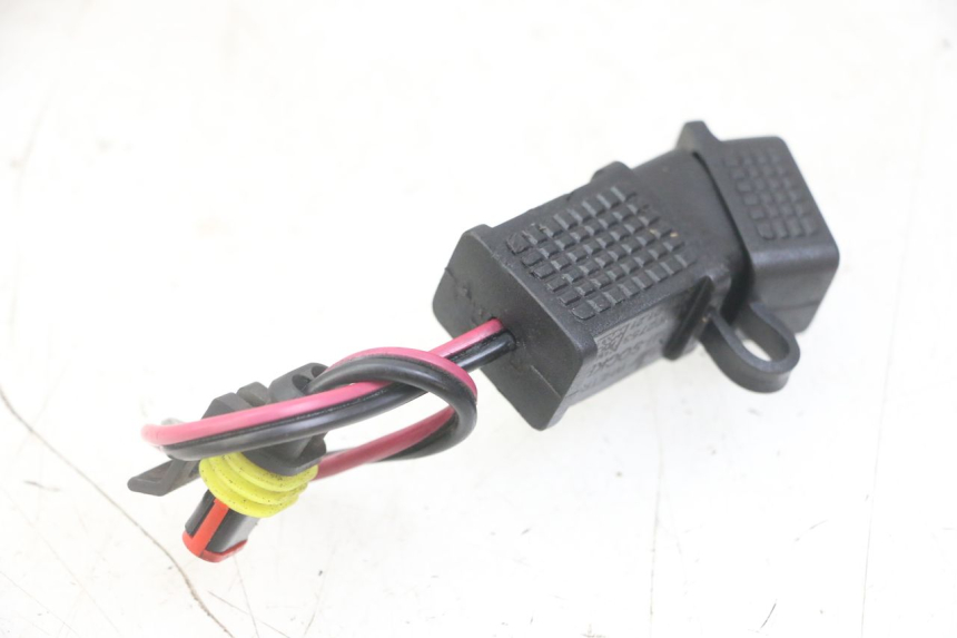 photo de ZIGARETTENANZüNDERBUCHSE PIAGGIO NEW TYPHOON 50 (2018 - 2021) - Zoom auf Gebrauchszustand